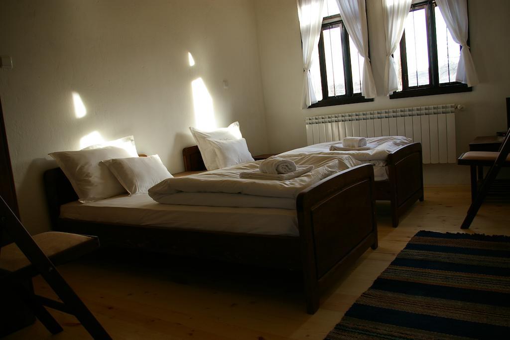 Mutafova Guest House Veliki Preslav Δωμάτιο φωτογραφία